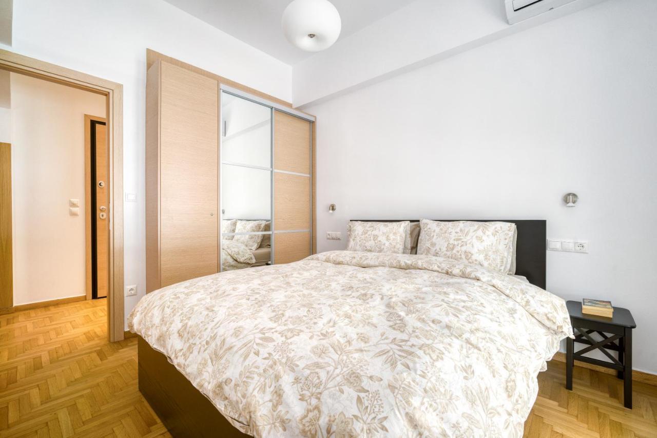 Stylish, Sunny New 2 Bedroom, Prime Central Atenas Exterior foto