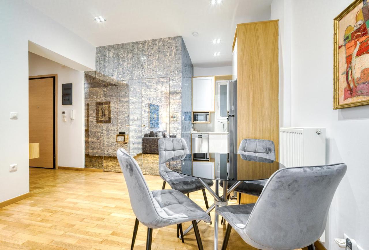 Stylish, Sunny New 2 Bedroom, Prime Central Atenas Exterior foto