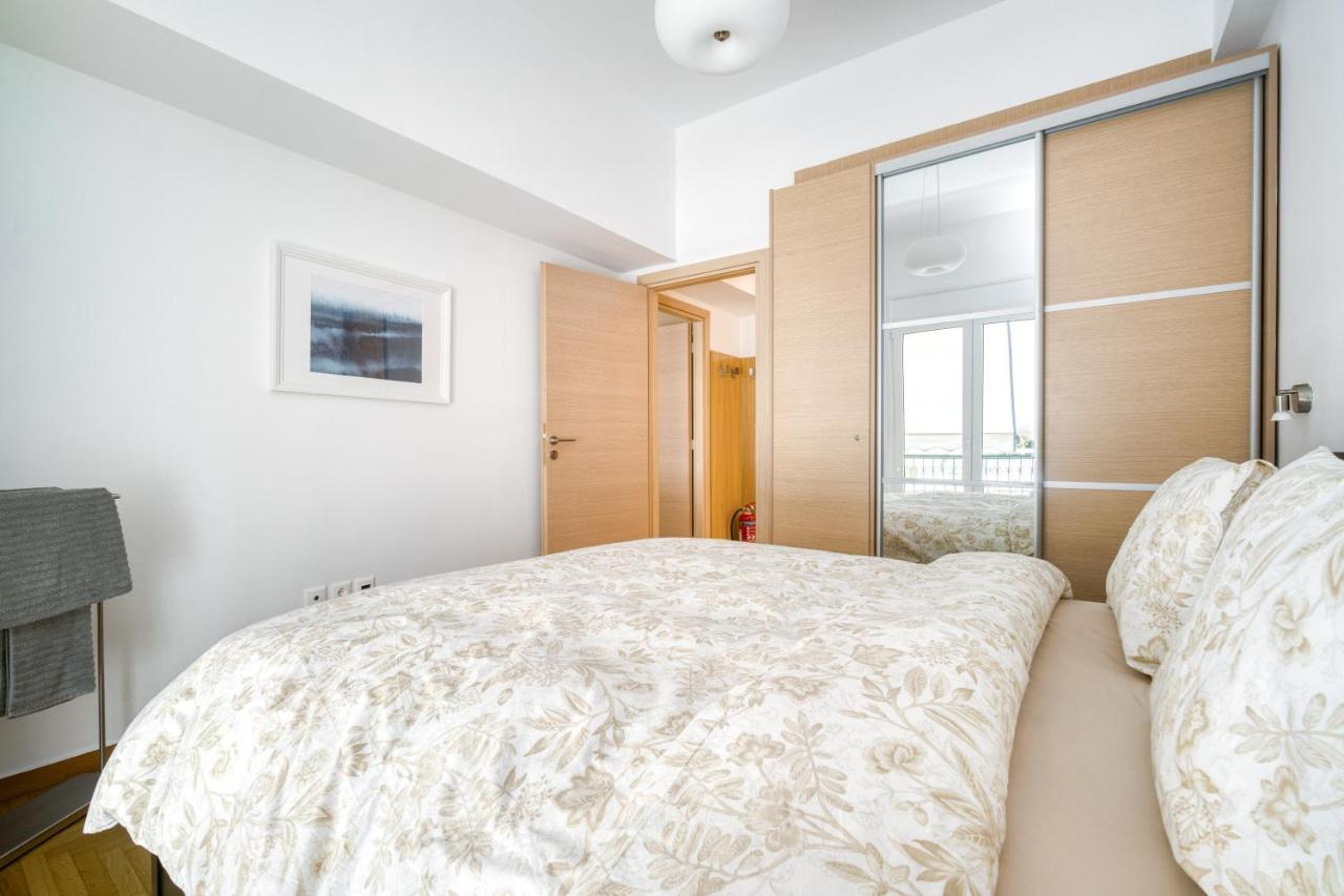 Stylish, Sunny New 2 Bedroom, Prime Central Atenas Exterior foto
