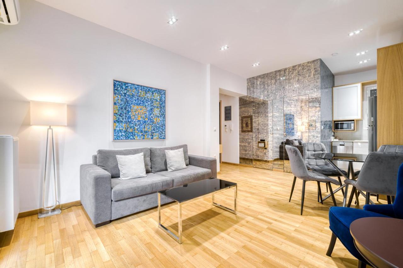 Stylish, Sunny New 2 Bedroom, Prime Central Atenas Exterior foto